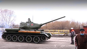 "Изъянов нет": Ветеран проверил состояние танка Т-34 перед парадом в Новокузнецке