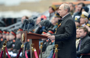 Путин отступил от традиций в поздравительной речи на Параде Победы в Москве