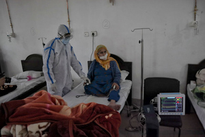 Выживших после коронавируса в Индии добивает "чёрная плесень"