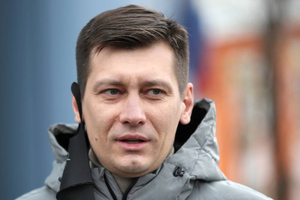 Полиция пришла с обысками к экс-депутату Гудкову и бывшему главе "Открытой России"