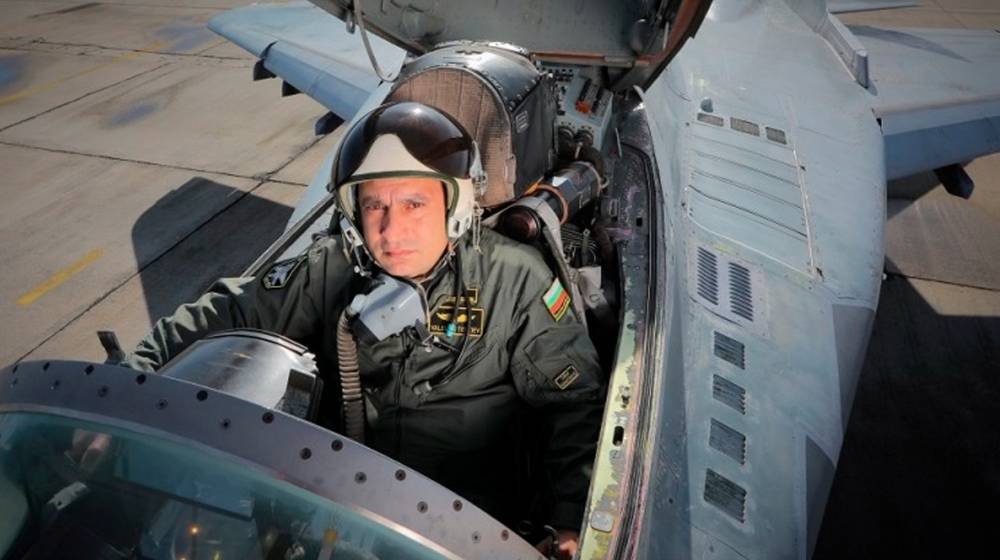 Пилота упавшего в Чёрное море болгарского истребителя объявили мёртвым