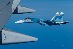 Российский Су-35 сопроводил американский самолёт-разведчик над Тихим океаном