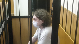 Блогера Хованского привезли в суд