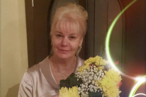 На Алтае грабитель напал на 66-летнюю учительницу, умирающую от рака, и нанес 40 ударов ножом