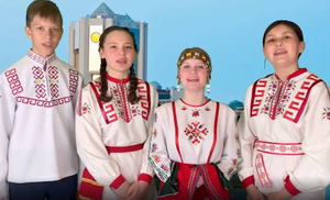 Школьники по всей стране снимают видео с исполнением гимна России