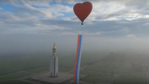 Активисты Народного фронта запустили в Белгородской области самый длинный флаг России