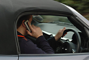 ГИБДД будет визуально фиксировать разговоры по телефону за рулём