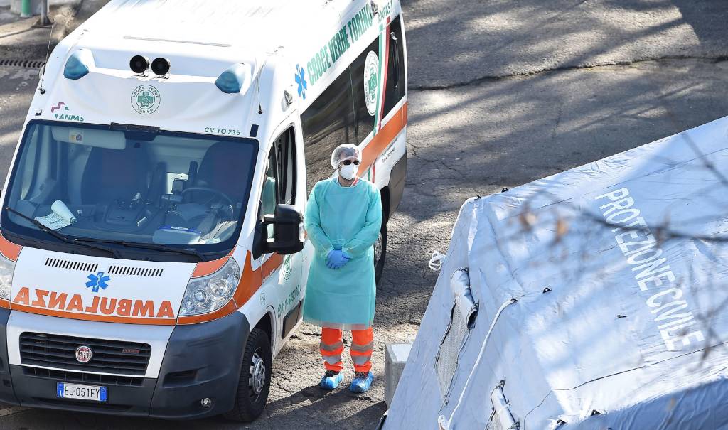 В пригороде Рима мужчина застрелил трёх человек и покончил с собой