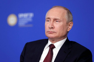 Путин назвал "фарсом" заявления о причастности России к кибератакам в США