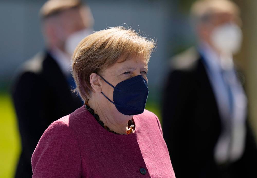 Меркель призвала НАТО к сдерживанию и диалогу с Россией