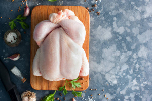 Шеф-повар перечислил опасные части курицы, которые лучше не употреблять в пищу