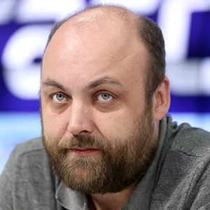 <p>Никто ничего не отменял. Техосмотр сохраняется, просто он становится добровольным. Кроме того, он сохранится и для отдельных категорий транспорта, например коммерческого и общественного. Ещё диагностическая карта нужна тем, кто едет за границу. Также техосмотр будет проводиться для электромобилей и автомобилей с газобалонным оборудованием. Сейчас речь идёт только о машинах, которые ездят по России и находятся в собственности у физических лиц </p>