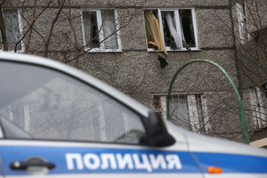 В Москве годовалая малышка выпала с балкона и погибла, пока родители общались по видеосвязи
