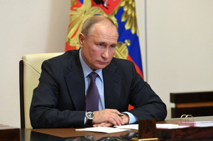 Путин призвал активнее "вкладывать копеечку" в развитие туризма на Камчатке