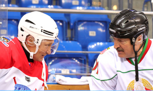Песков ушёл от ответа на вопрос, кто более маститый хоккеист — Путин или Лукашенко