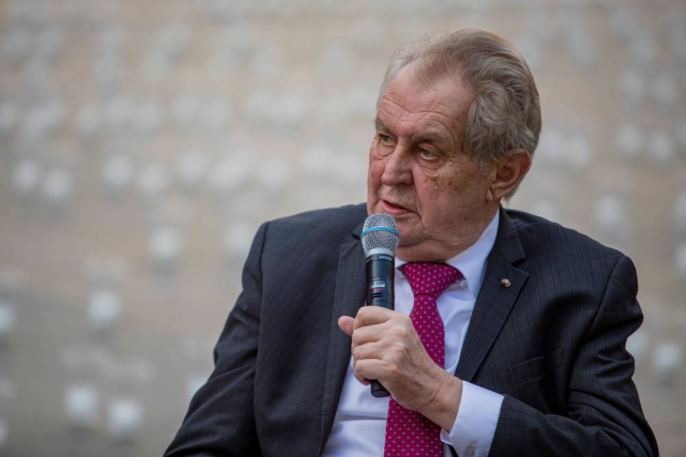 Сенат Чехии задумал инициировать импичмент Милоша Земана