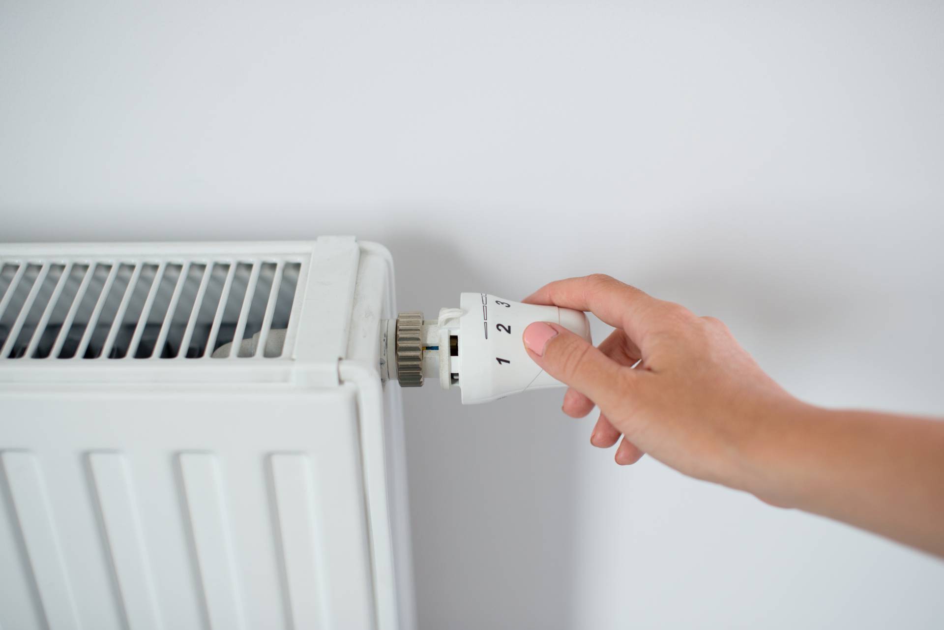 Что делать если в жару включили отопление