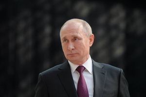 Стало известно, кто чаще всего обращается к Владимиру Путину по прямой линии