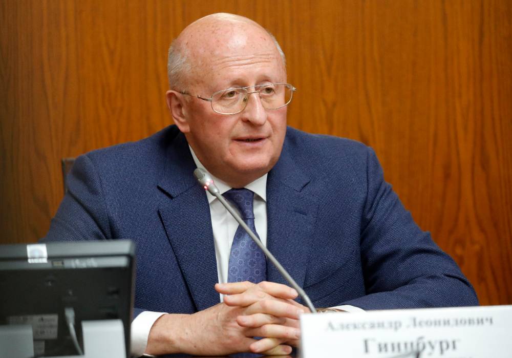 Гинцбург допустил ревакцинацию Спутником V после любой российской вакцины от ковида