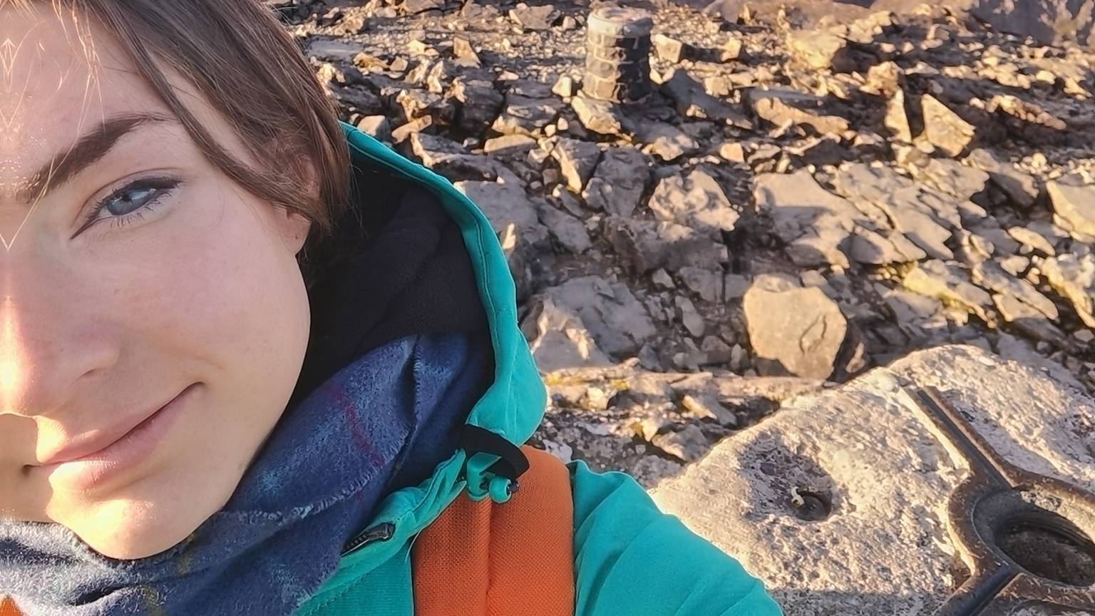 Путешественница загадочно пропала, сделав селфи на пике самой высокой горы Великобритании