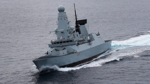 Минобороны Британии признало ошибкой потерю секретных документов об эсминце Defender