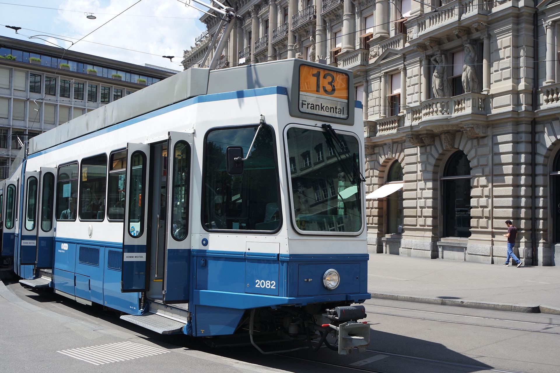 В Цюрихе трамвай с мёртвым пассажиром шесть часов ездил по городу