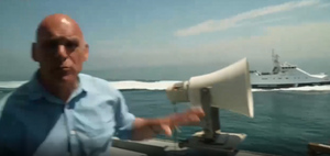 Предупреждения и выстрелы: Британский журналист показал видео с борта эсминца во время провокации у берегов Крыма