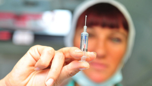 Увольнение из-за отказа вакцинироваться
: Как защитить свои права, если на работе требуют прививку.