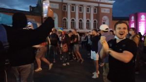 В фан-зоне Евро-2020 в Петербурге фанаты с криками отпраздновали победу Украины над Швецией