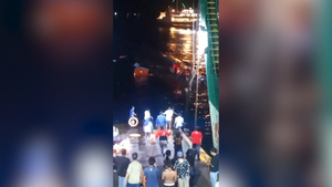 Хаос и ужас: Спасение пассажиров с затонувшего у берегов Бали судна сняли на видео