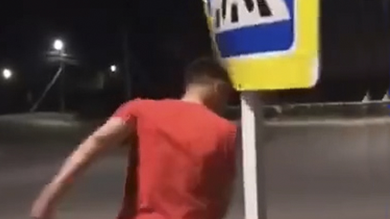 пытался сломал. ломай меня полностью. так хотят сломать archi. я не сломаюсь цитаты. пытался сломал.