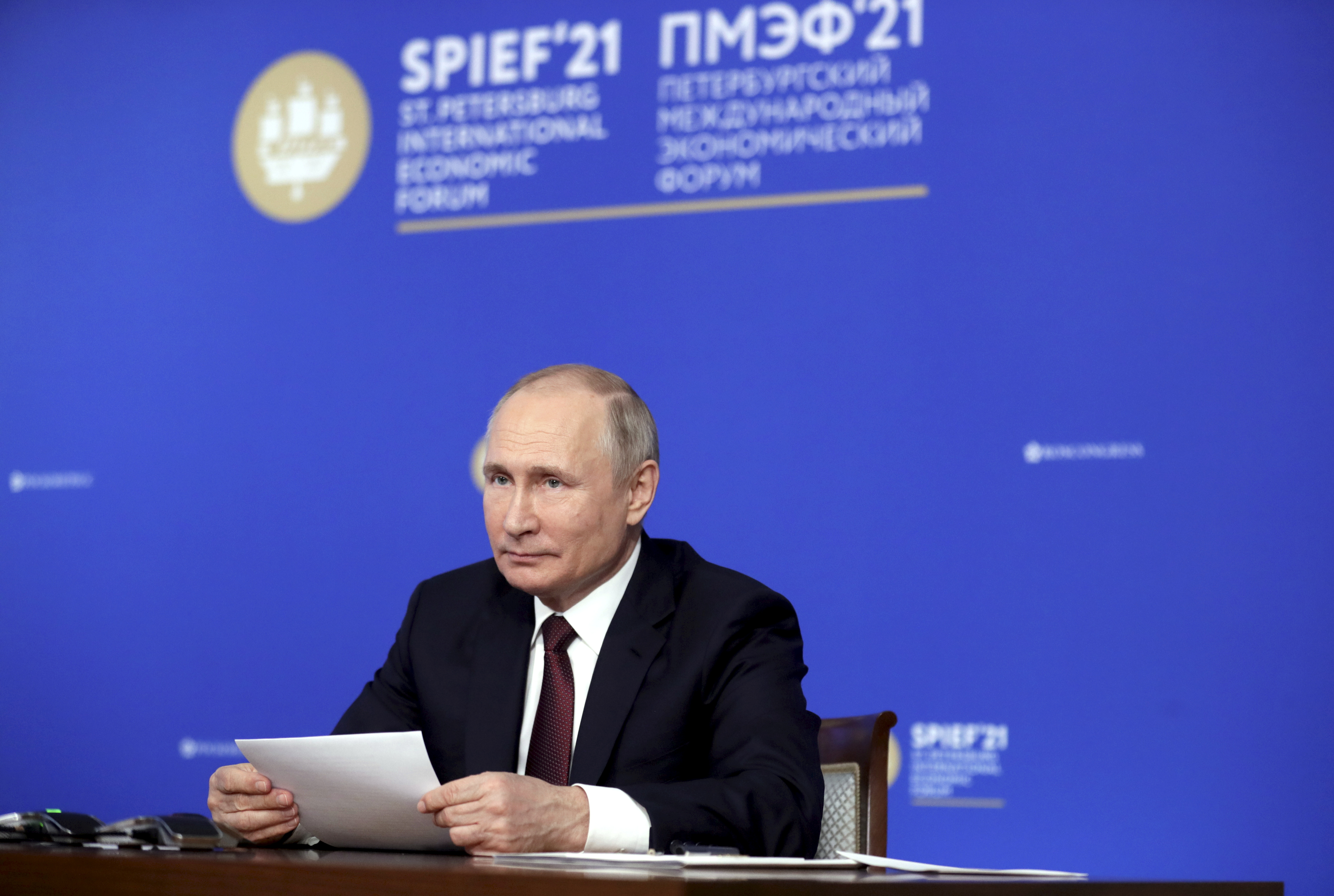 Путин призвал объединять усилия, чтобы не допустить возобновления пандемии ковида