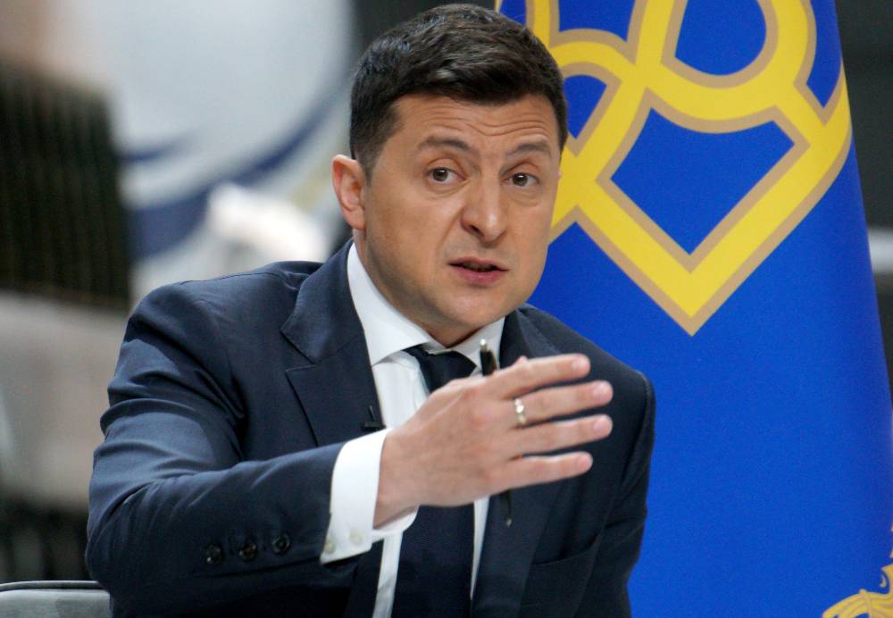 Зеленский объявил, что вопрос о статусе олигархов решат на всеукраинском референдуме