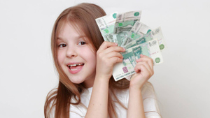 Выплаты в 10 тысяч рублей к новому учебному году получат и дети старше 18 лет