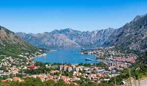 Российским туристам разрешили посещать Черногорию без ПЦР-тестов и виз
