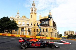 Пилот Red Bull Перес выиграл Гран-при Азербайджана, Мазепин стал 14-м