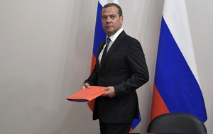 Медведев рассказал, как меры "Единой России" помогли снизить зависимость экономики от цен на нефть