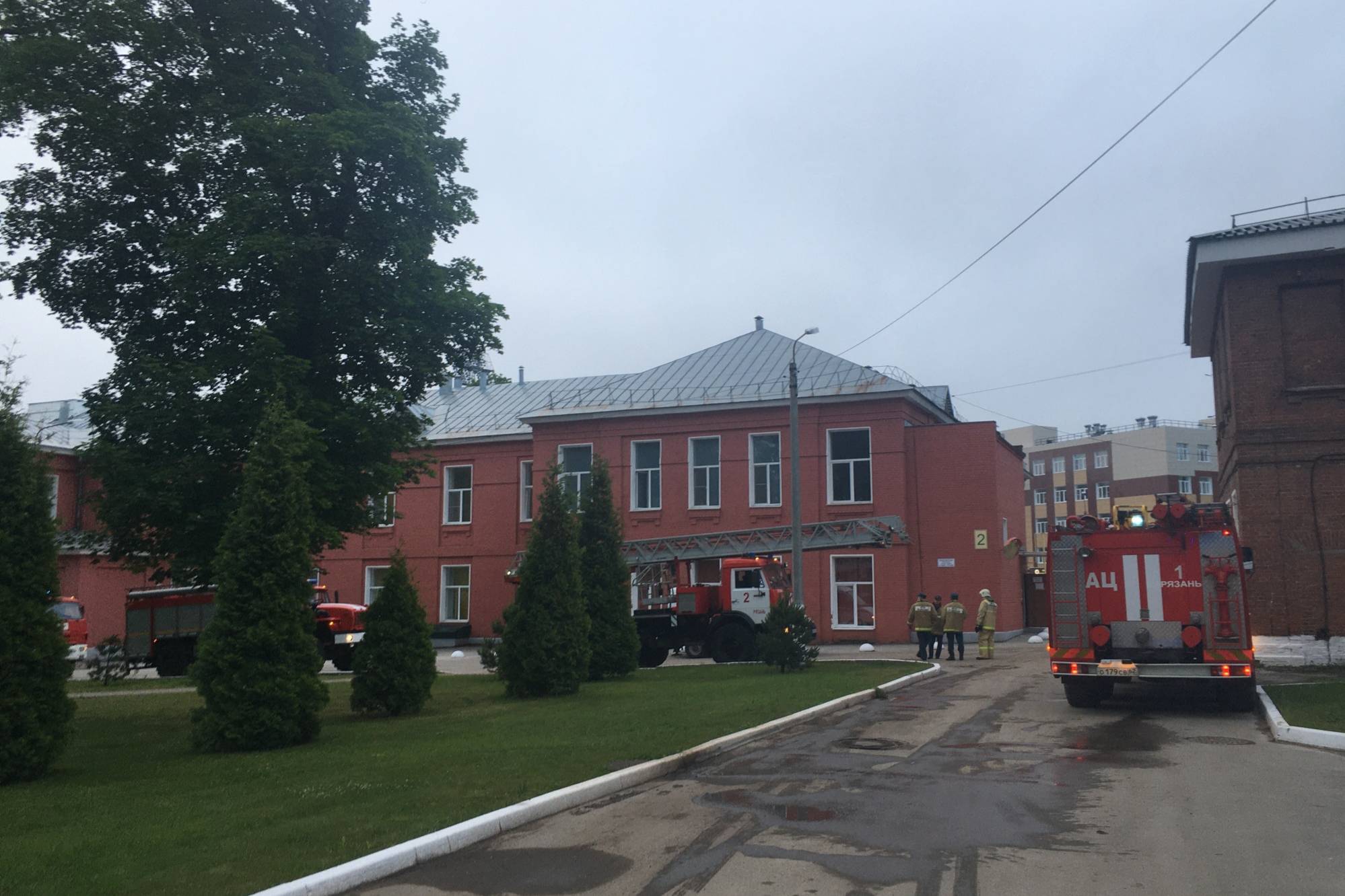 Два человека погибли и 11 пострадали при пожаре в рязанской больнице