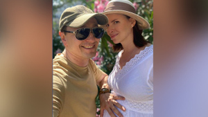 Безруков фотографией с беременной женой намекнул, что станет отцом в пятый раз