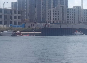 В Петербурге катер с пассажирами врезался в мост и затонул, пострадали дети