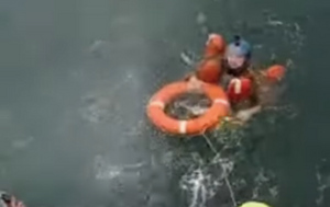 Вылавливали в море: Парашютиста унесло ветром на учениях Sea Breeze на Украине