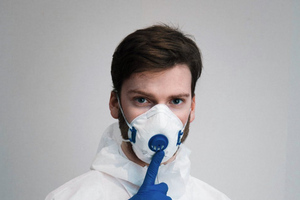 Учёный объяснил, спасёт ли маска от заражения штаммом "дельта"