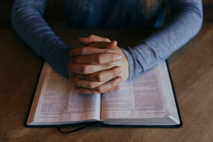 В РПЦ дали советы, как и когда можно молиться больным