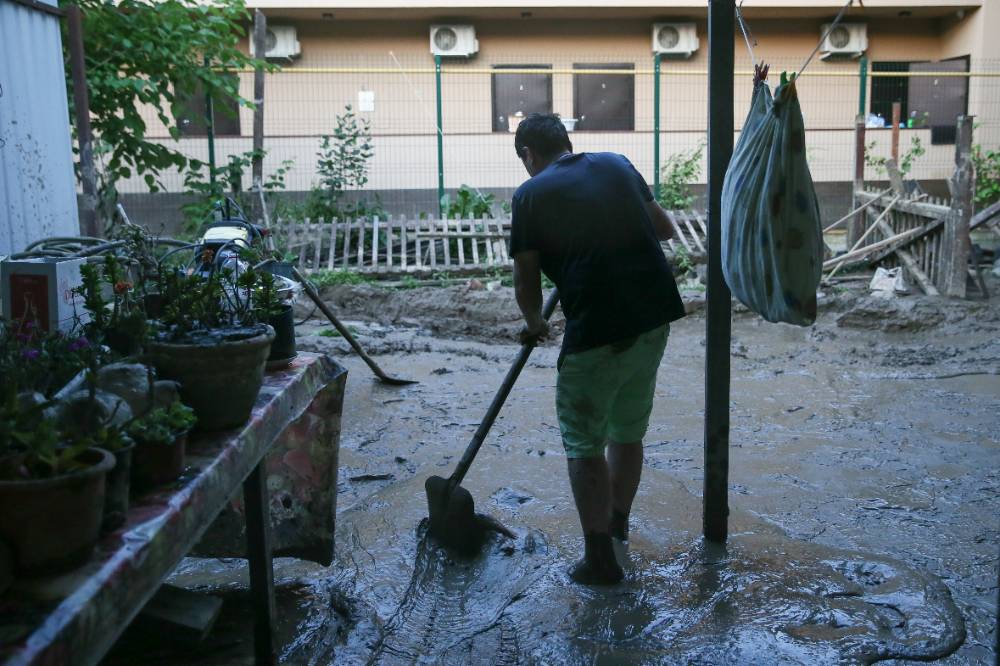 ЦБ призвал банки списать долги пострадавшим от наводнений на Кубани и в Крыму