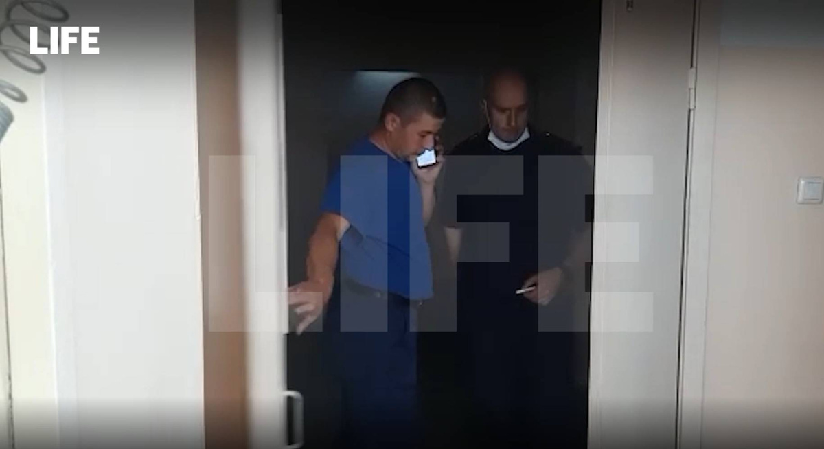 Грозивший сбросить сына с балкона неадекват из Иркутска задержан 1 622078898998.9988 Грозивший сбросить сына с балкона неадекват из Иркутска задержан