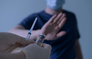 Случай на работе : Отказавшимся от вакцинации не будут оплачивать больничный