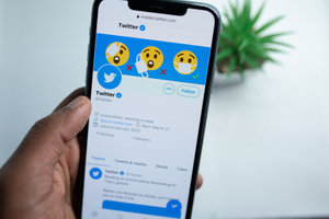 В Twitter заявили об увеличении числа запросов на удаление контента 