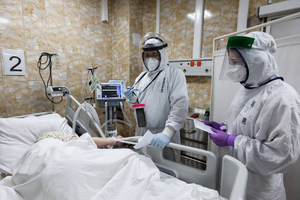 "Вирусу невыгодно наращивать летальность": Эпидемиолог оценил ситуацию с ростом смертности от ковида в России