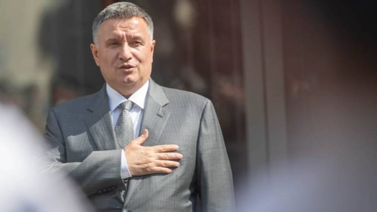 В МВД Украины заявили, что Аваков подал в отставку по просьбе Зеленского