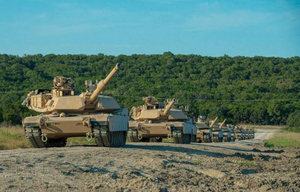 Министр обороны Польши заявил о намерении разместить танки "Абрамс" в Белоруссии и России